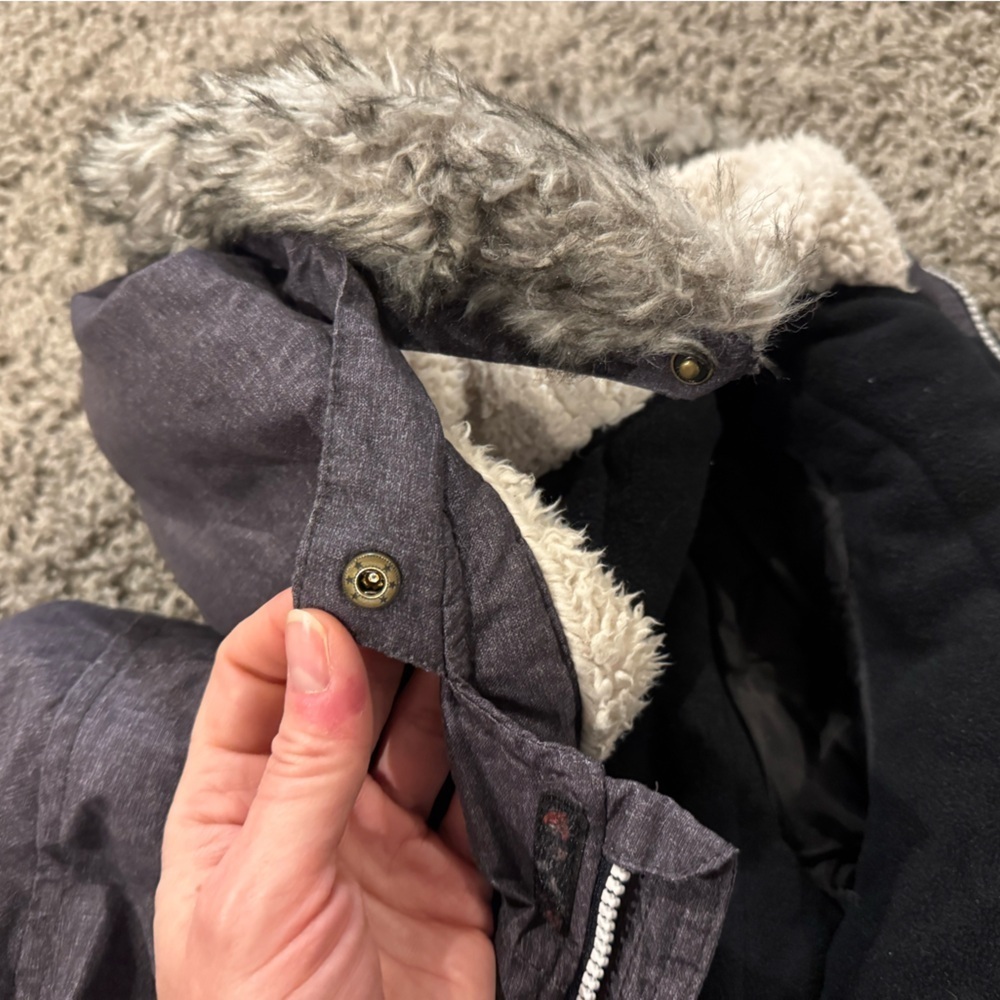 Carter’s boys gray winter coat with hood, size 7 - Picture 6 of 8